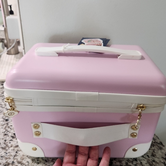 Roller Rabbit + Target Vanity Case - Picture 6 of 6